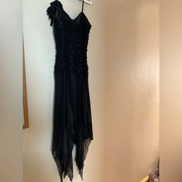 Cache| Size 4| Beautiful black dress| Great Condition - Picture 3 of 10